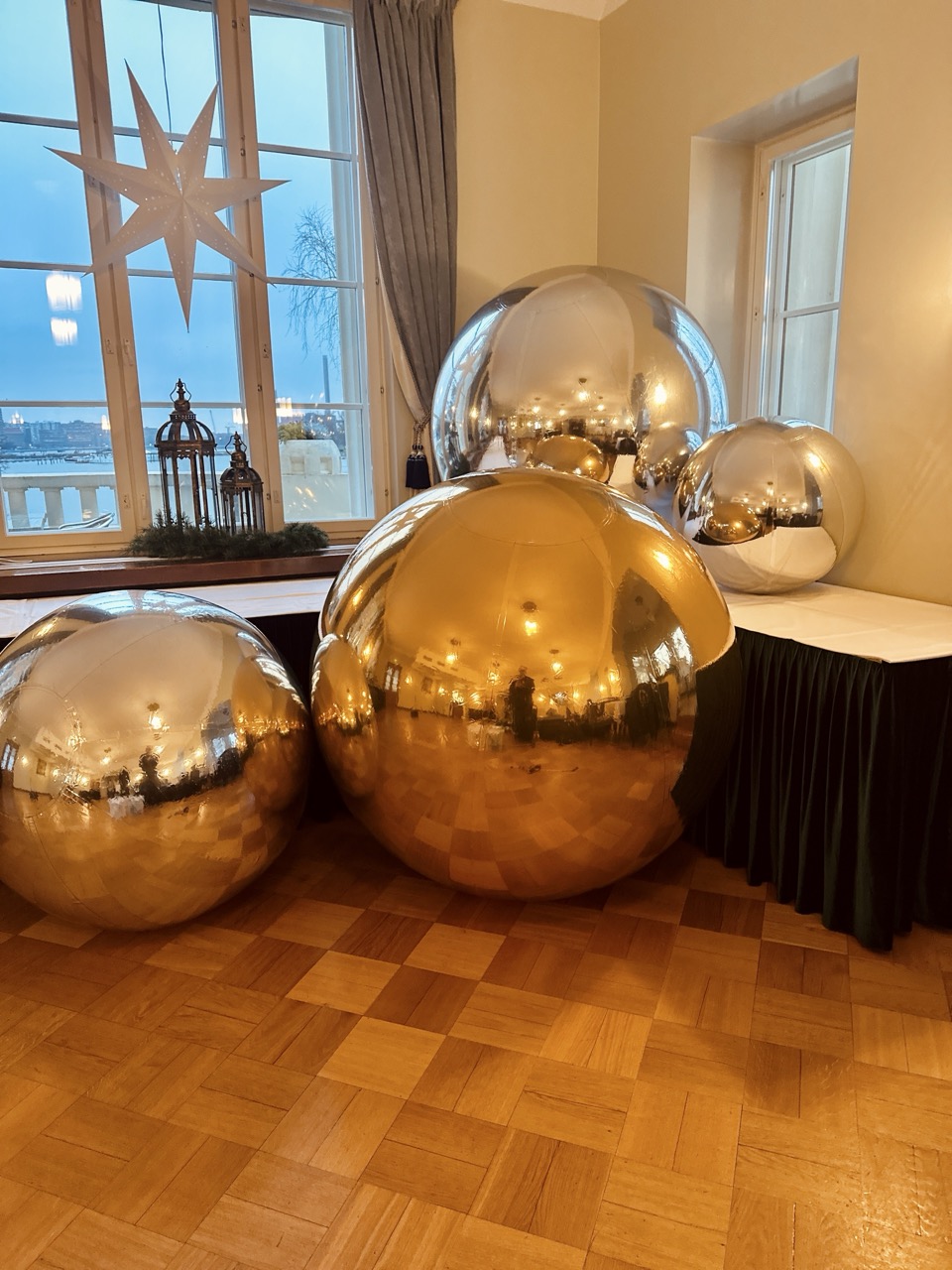 puhallettava peilipallo vuokraus