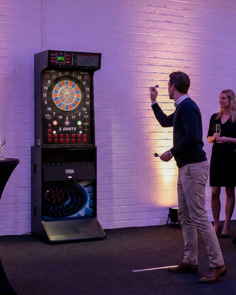 Elektroninen darts automaatti