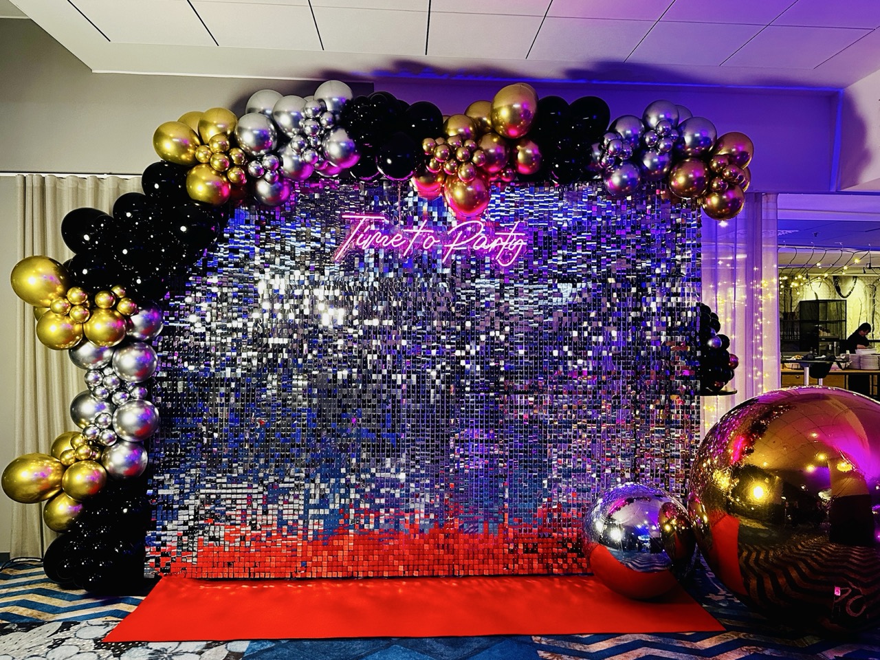 ilmapallokaari ja ilmapallokoristeet