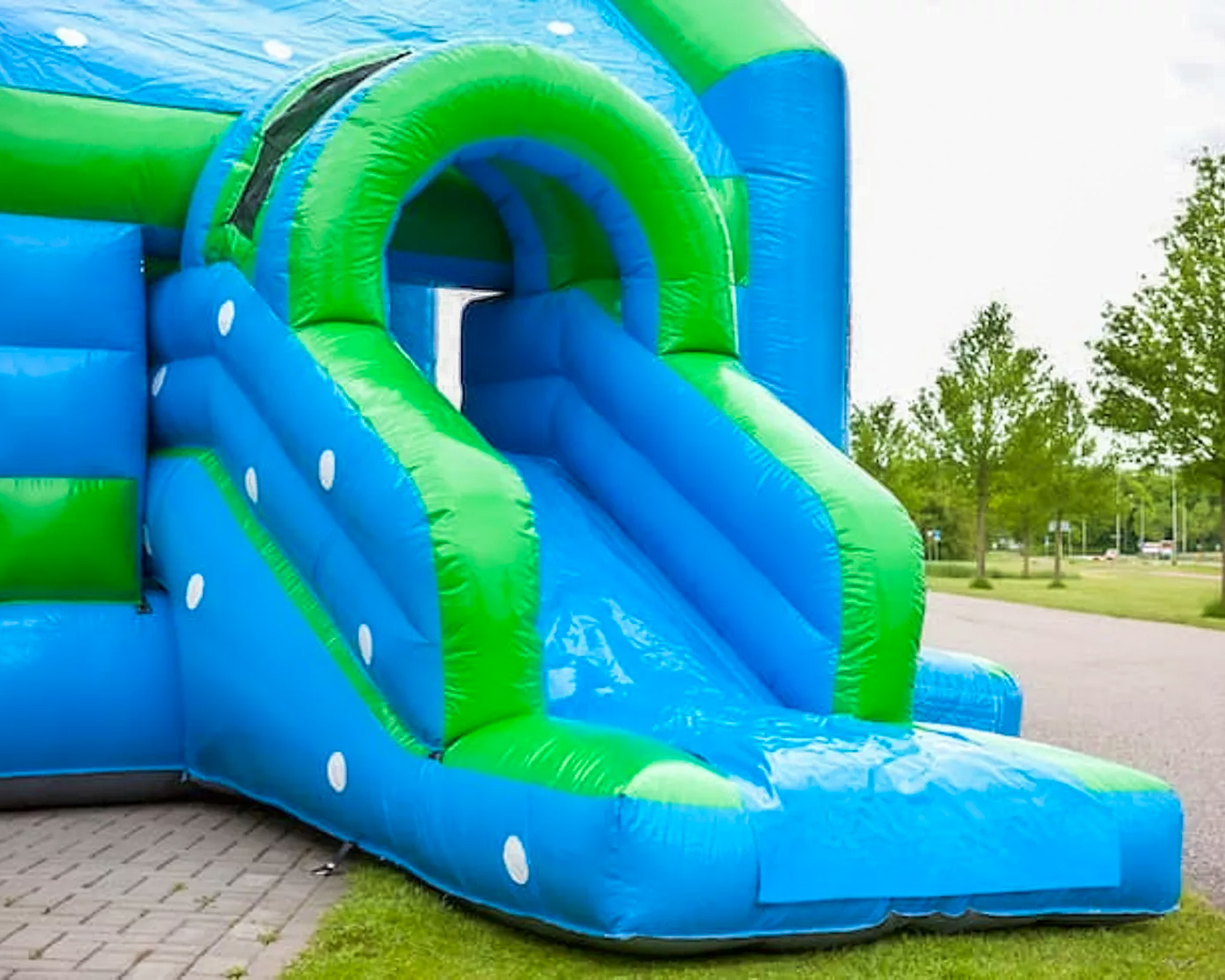 pomppulinnan vuokraus