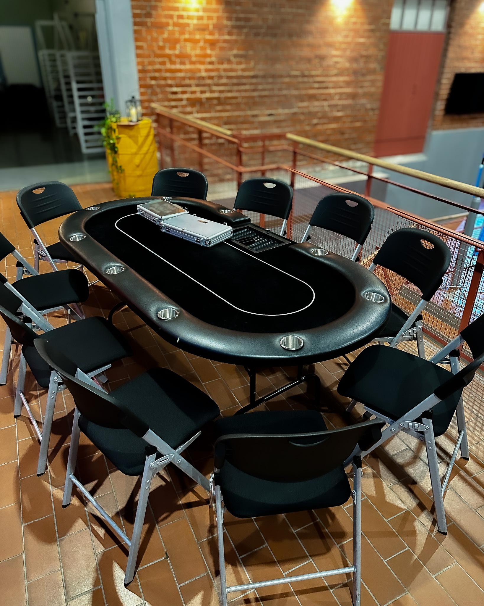 pokeripöytä vuokralla